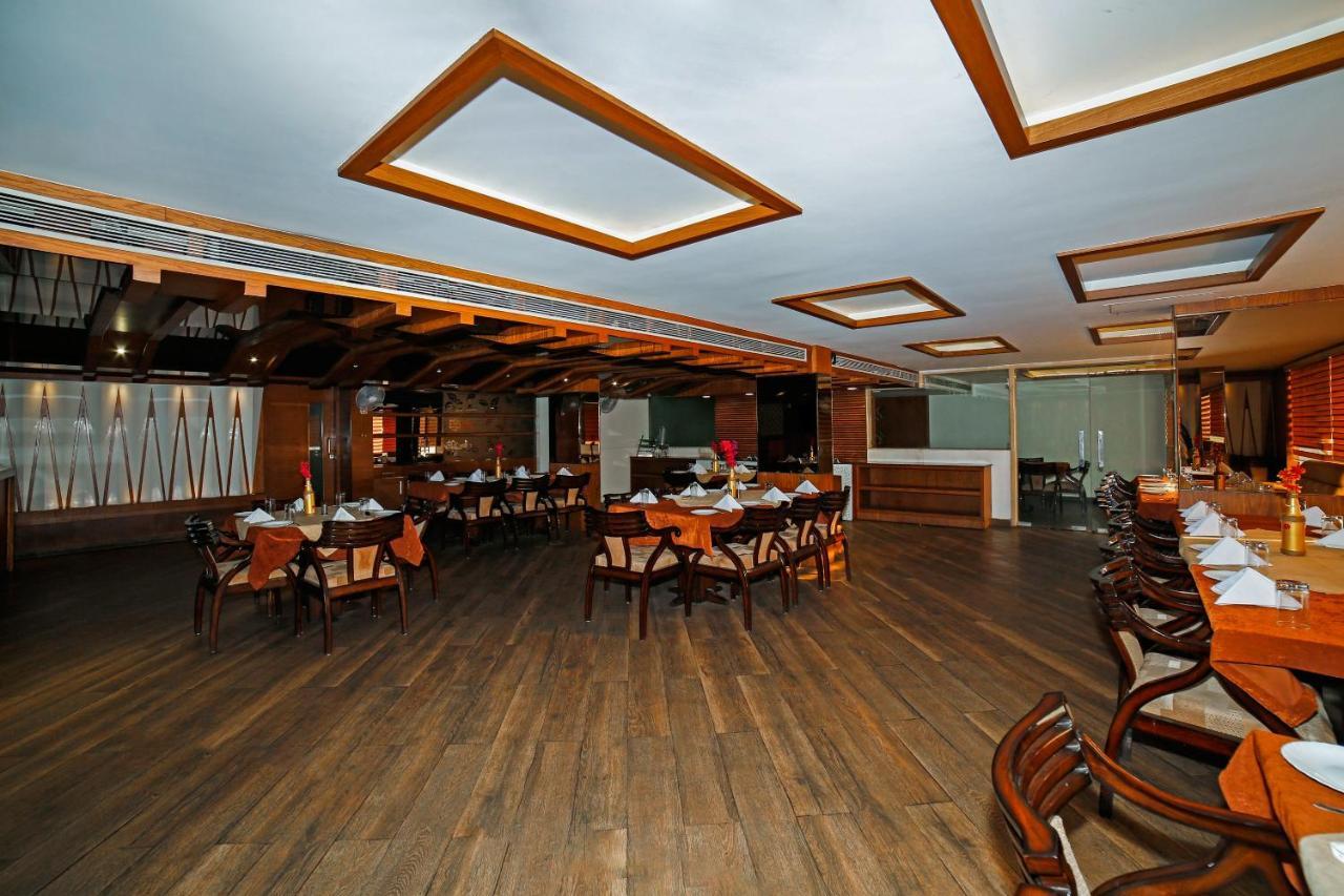 Hotel Shelter Gwalior Esterno foto