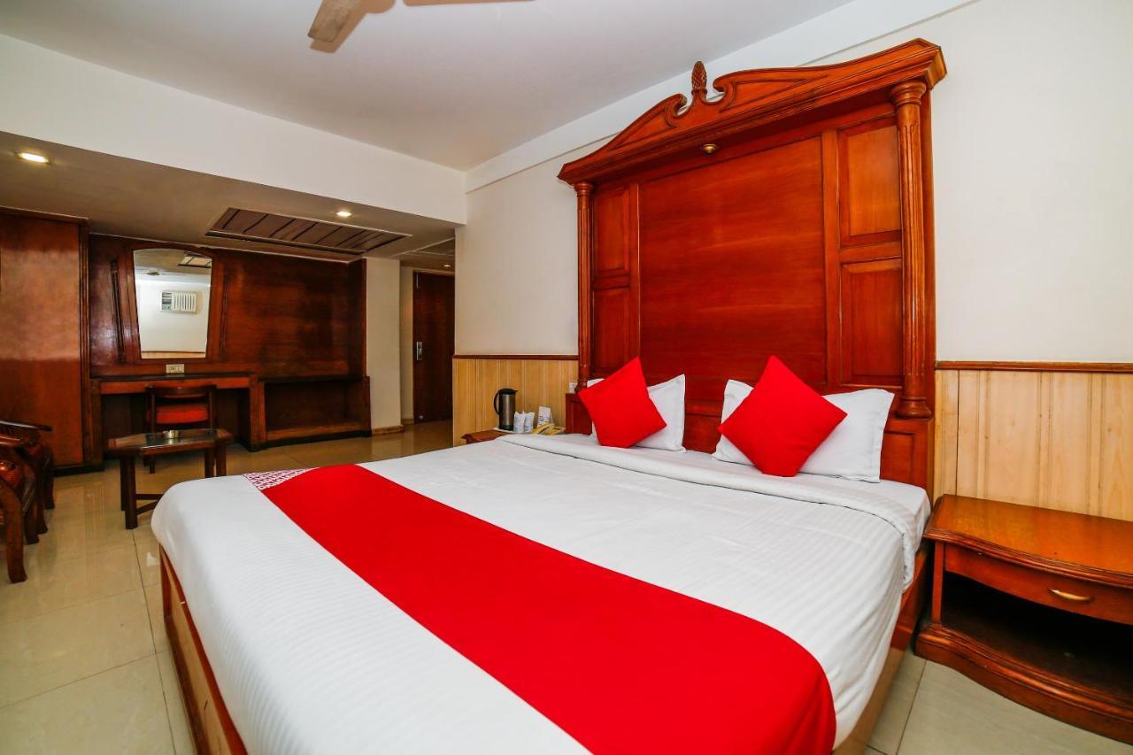 Hotel Shelter Gwalior Esterno foto