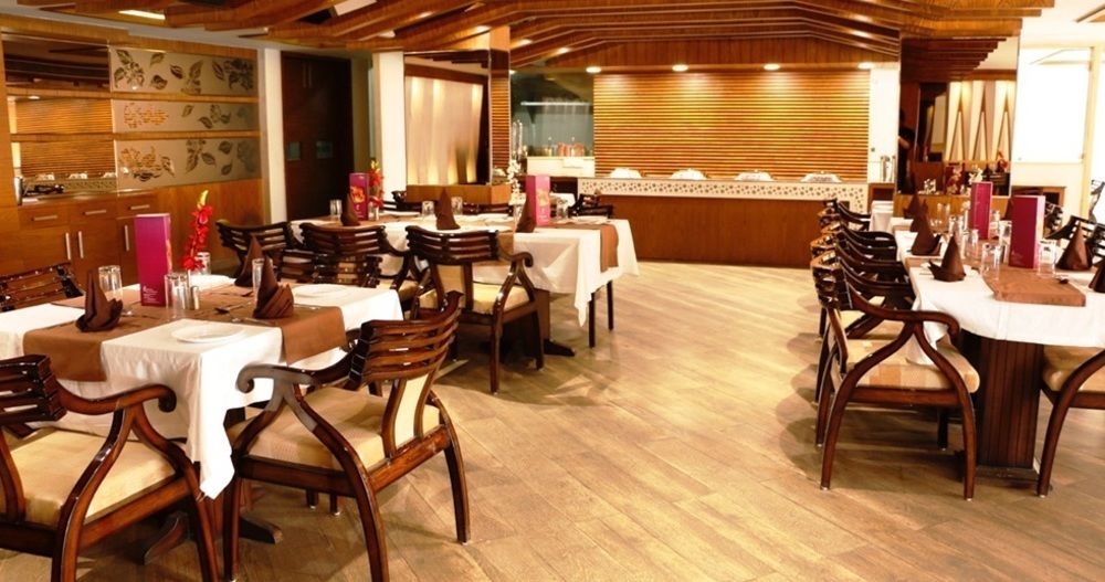 Hotel Shelter Gwalior Esterno foto