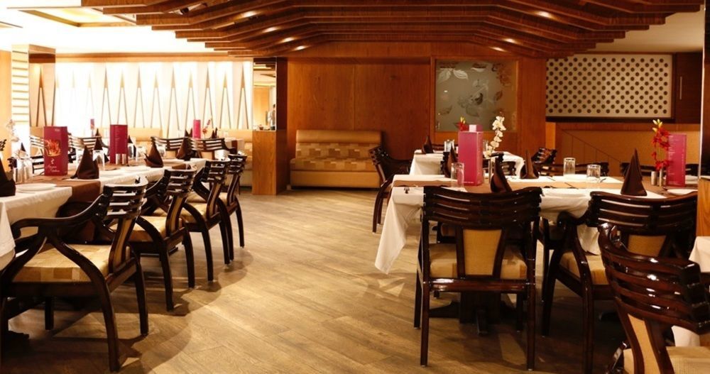 Hotel Shelter Gwalior Esterno foto